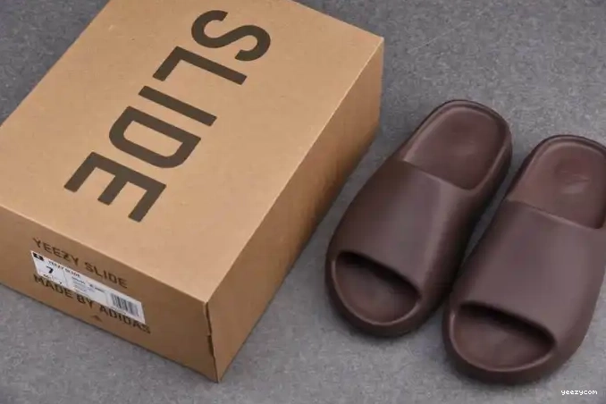 Adidas Soot G55495 Yeezy Slide 0524